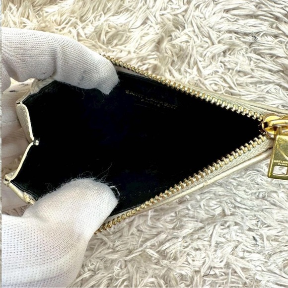 Yves Saint Laurent Ivory Chevron Wallet with Gold Logo - Picture 4 of 9